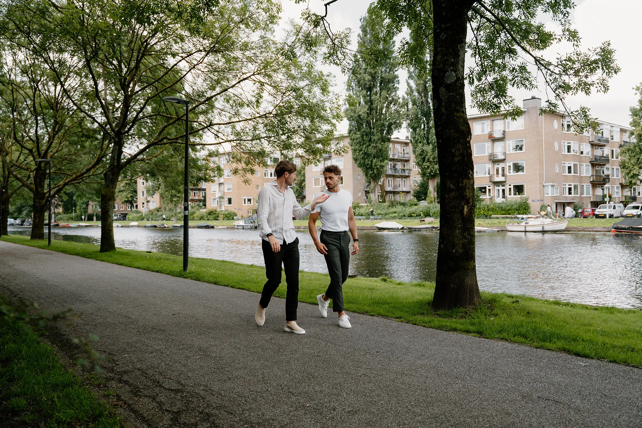 Makelaar Bart Jan aan de wandel